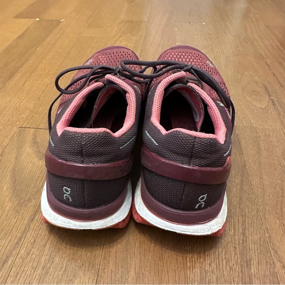 On Clouds Cloudsurfer Women’s Size 8 Shoes Maroon Peach Laceup Running Shoes - Picture 3 of 10